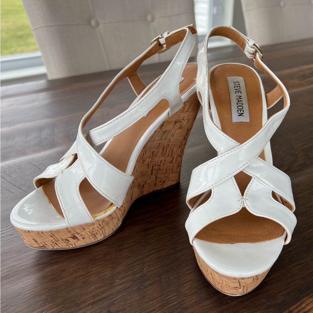 Steve Madden Paisly White Wedges